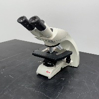 Leica DM 750/4K Microscope image 1